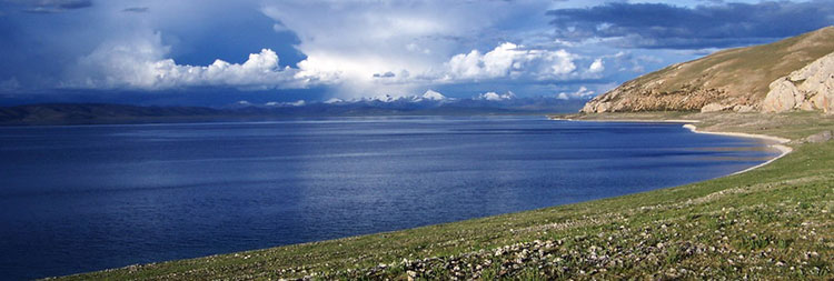 beautiful scenery in Tibet